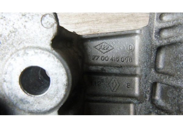 Кронштейн двигуна правий Renault 1.9 d, 7700415098